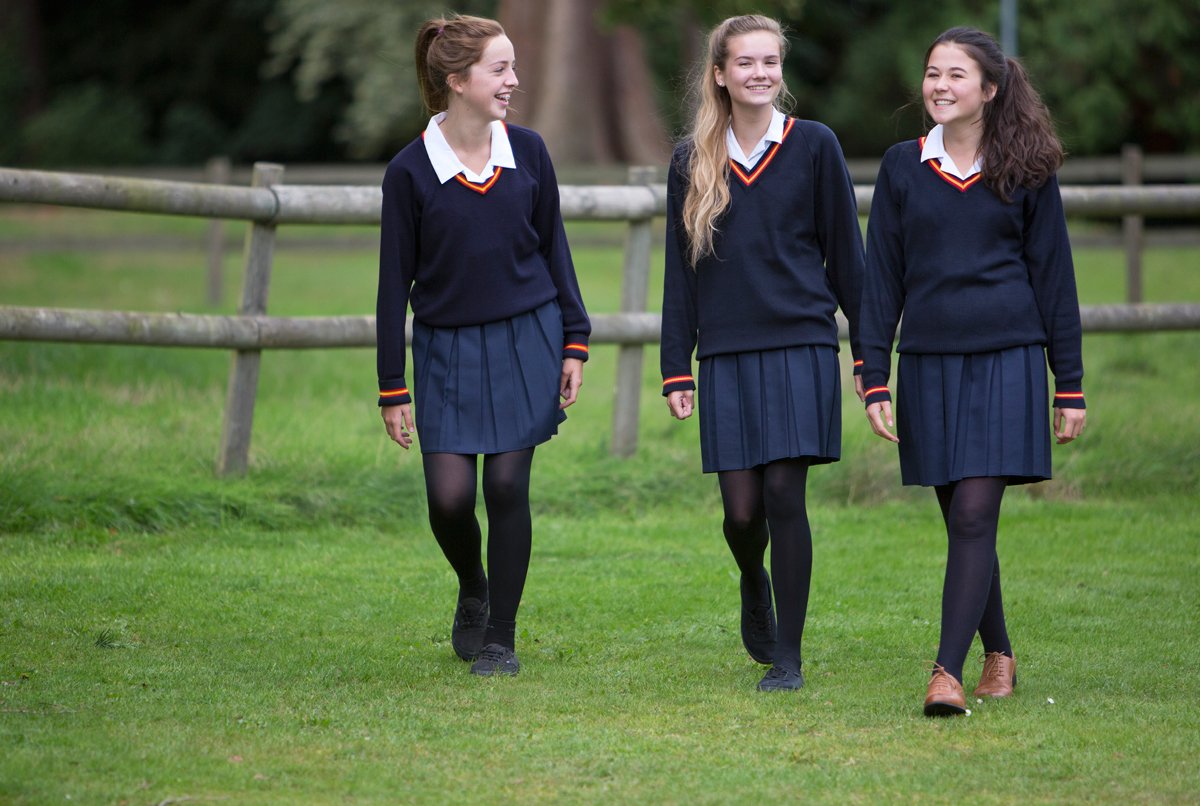 В британских школах запретили носить юбки из-за соблюдения прав 